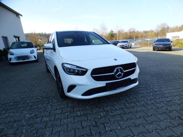 Mercedes-Benz B-Klasse B 200 Progressive Line Advanced Panorama-Schiebedach Totwinkel Assistent Verkehrszeichen Automatik LED Kamera 