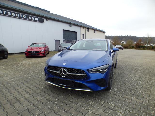 Mercedes-Benz CLA Shooting Brake 180 SB Progressive Line Advanced Volldigitales Display Smartphone Integration Winter Paket LED Kamera Model 2024 