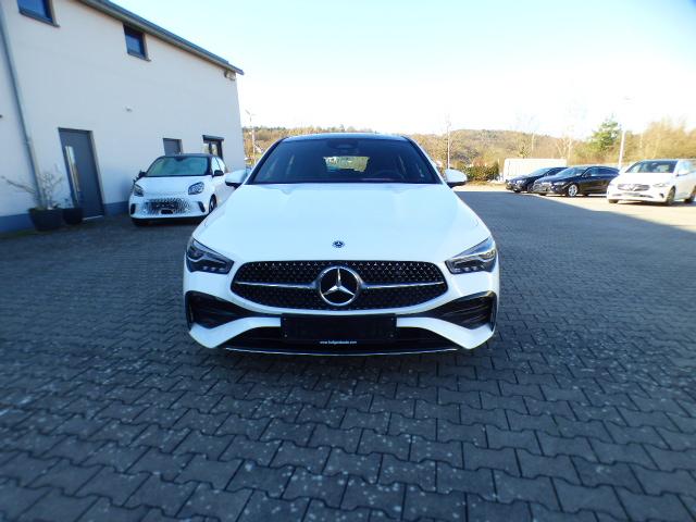Mercedes-Benz CLA Shooting Brake 180 SB AMG Line Premium Panorama Schiebedach Anhängerkupplung Memory Winter Paket Ambiente Beleuchtung LED Keyless Go Modeljahr 2024 