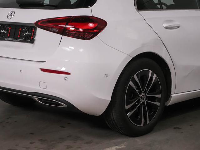 Mercedes-Benz A-Klasse A 180 Progressive Line Advanced Panoramaschiebedach Multibeam LED Verkehrszeichen Assist Winter Paket Kamera 