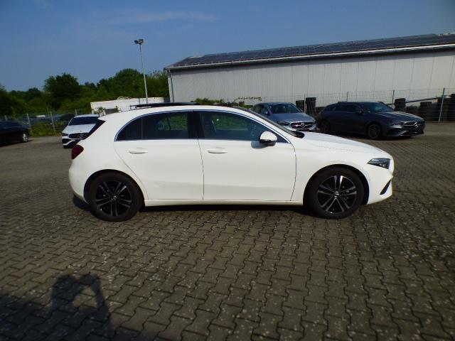 Mercedes-Benz A-Klasse A 180 Progressive Line Advanced Panoramaschiebedach Multibeam LED Verkehrszeichen Assist Winter Paket Kamera 