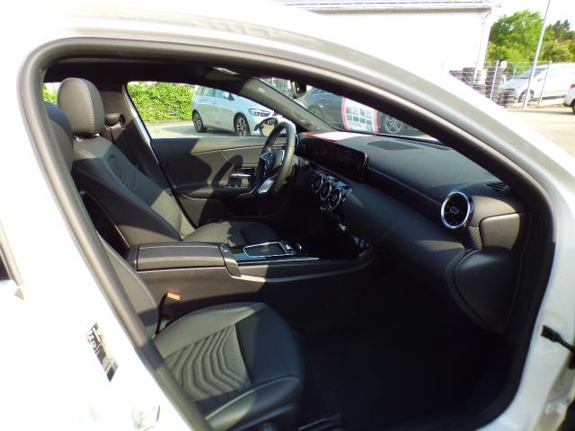 Mercedes-Benz A-Klasse A 180 Progressive Line Advanced Panoramaschiebedach Multibeam LED Verkehrszeichen Assist Winter Paket Kamera 