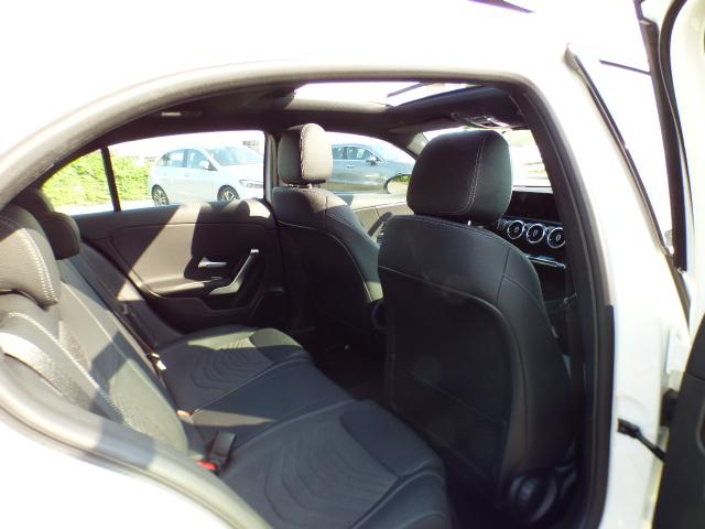 Mercedes-Benz A-Klasse A 180 Progressive Line Advanced Panoramaschiebedach Multibeam LED Verkehrszeichen Assist Winter Paket Kamera 