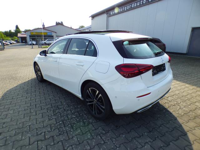 Mercedes-Benz A-Klasse A 180 Progressive Line Advanced Panoramaschiebedach Multibeam LED Verkehrszeichen Assist Winter Paket Kamera 
