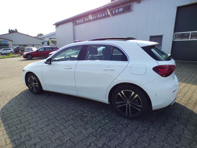 Mercedes-Benz A-Klasse A 180 Progressive Line Advanced Panoramaschiebedach Multibeam LED Verkehrszeichen Assist Winter Paket Kamera 