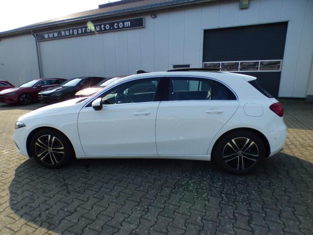 Mercedes-Benz A-Klasse A 180 Progressive Line Advanced Panoramaschiebedach Multibeam LED Verkehrszeichen Assist Winter Paket Kamera 