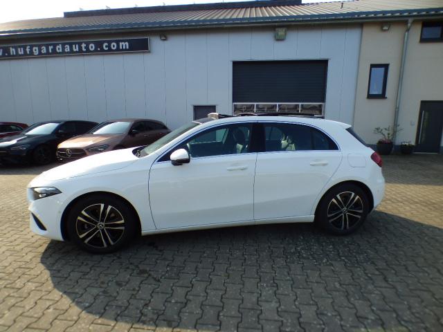 Mercedes-Benz A-Klasse A 180 Progressive Line Advanced Panoramaschiebedach Multibeam LED Verkehrszeichen Assist Winter Paket Kamera 