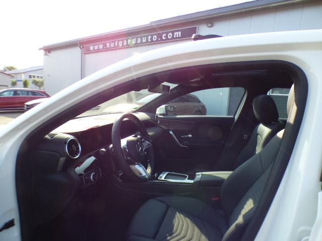 Mercedes-Benz A-Klasse A 180 Progressive Line Advanced Panoramaschiebedach Multibeam LED Verkehrszeichen Assist Winter Paket Kamera 