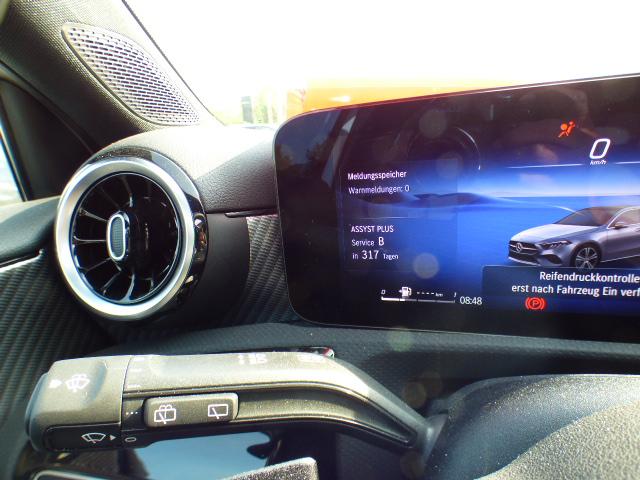Mercedes-Benz A-Klasse A 180 Progressive Line Advanced Panoramaschiebedach Multibeam LED Verkehrszeichen Assist Winter Paket Kamera 