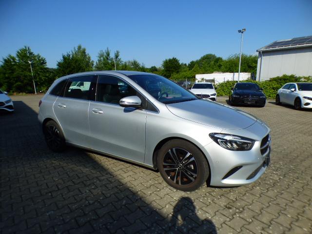 Mercedes-Benz B-Klasse B 180 Progressive Line Advanced Automatik Verkehrszeichen Assist Kamera EASY Pack LED High Performance MBUX 