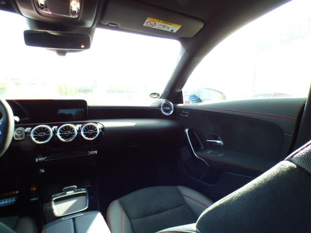 Mercedes-Benz CLA Shooting Brake 200 SB Edition AMG Fahrassistenz-Paket Multibeam LED Winterpaket Kamera Ambientebeleuchtung 