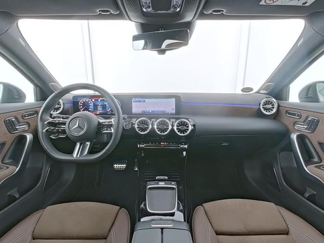 Mercedes-Benz A-Klasse A 220 d AMG Line Advanced Plus Fahrassistenz Burmester Soundpaket Anhängerkupplung Night Paket Memory Multibeam LED Verkehrszeichen Assist Ambiente Modelljahr 2025 