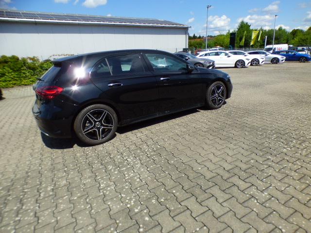 Mercedes-Benz A-Klasse - A 220 d AMG Line Advanced Plus Fahrassistenz Burmester Soundpaket Anhängerkupplung Night Paket Memory Multibeam LED Verkehrszeichen Assist Ambiente Modelljahr 2025