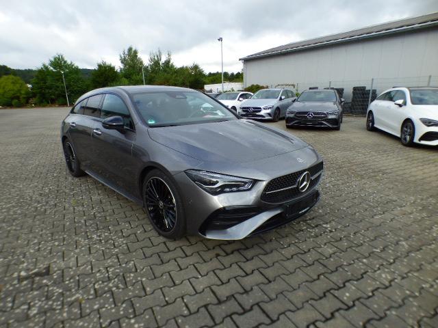 Mercedes-Benz CLA Shooting Brake 200 SB AMG Line Premium Anhängerkupplung 19 Zoll Burmester Sound Night Paket Winter LED High Performance Ambiente Kamera 