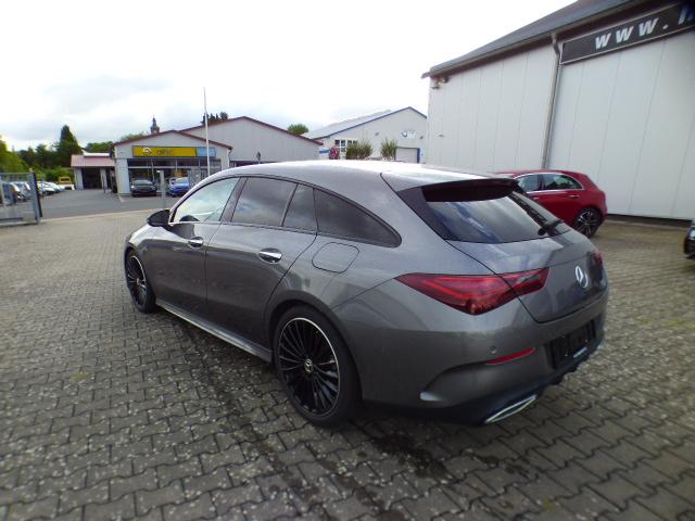 Mercedes-Benz CLA Shooting Brake 200 SB AMG Line Premium Anhängerkupplung 19 Zoll Burmester Sound Night Paket Winter LED High Performance Ambiente Kamera 