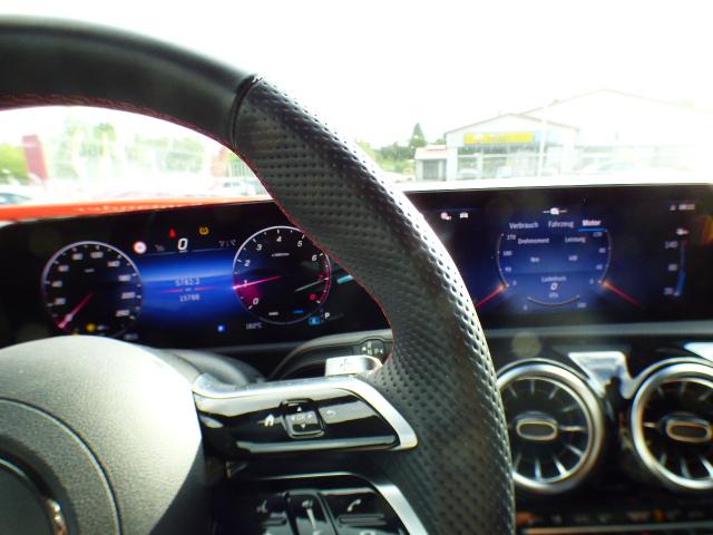 Mercedes-Benz CLA Shooting Brake 200 SB AMG Line Premium Anhängerkupplung 19 Zoll Burmester Sound Night Paket Winter LED High Performance Ambiente Kamera 