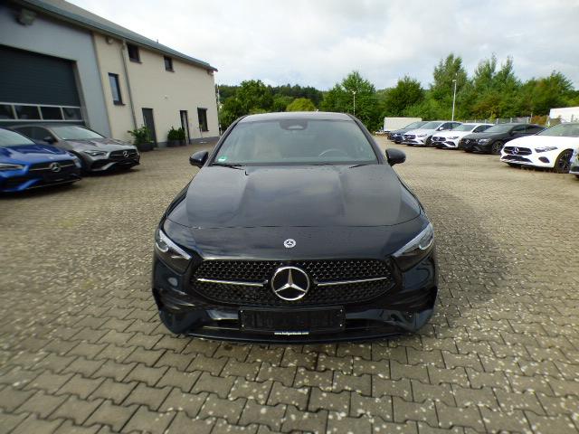 Mercedes-Benz A-Klasse A 220 d AMG Line Advanced Plus Fahrassistenz Burmester Soundpaket Anhängerkupplung Night Paket Memory Multibeam LED Verkehrszeichen Assist Ambiente Modelljahr 2025 