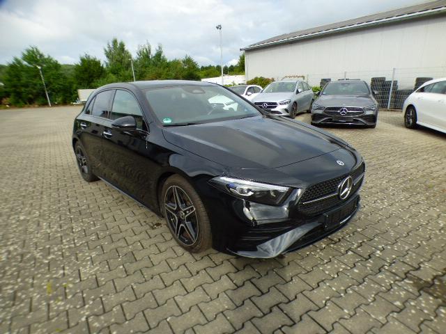 Mercedes-Benz A-Klasse A 220 d AMG Line Advanced Plus Fahrassistenz Burmester Soundpaket Anhängerkupplung Night Paket Memory Multibeam LED Verkehrszeichen Assist Ambiente Modelljahr 2025 