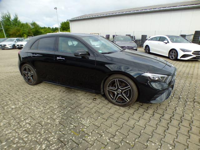 Mercedes-Benz A-Klasse A 220 d AMG Line Advanced Plus Fahrassistenz Burmester Soundpaket Anhängerkupplung Night Paket Memory Multibeam LED Verkehrszeichen Assist Ambiente Modelljahr 2025 