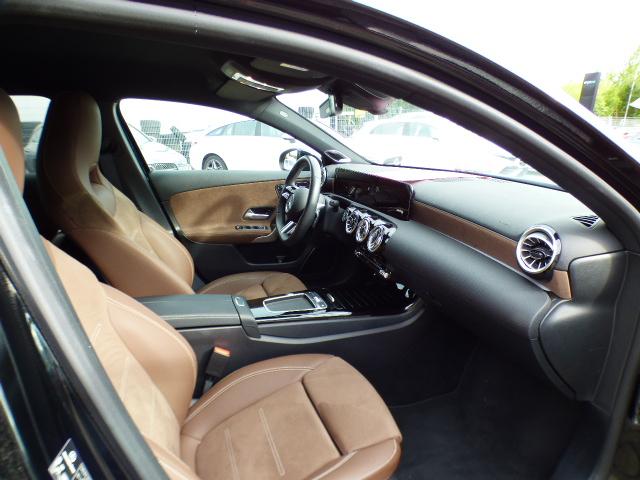 Mercedes-Benz A-Klasse A 220 d AMG Line Advanced Plus Fahrassistenz Burmester Soundpaket Anhängerkupplung Night Paket Memory Multibeam LED Verkehrszeichen Assist Ambiente Modelljahr 2025 