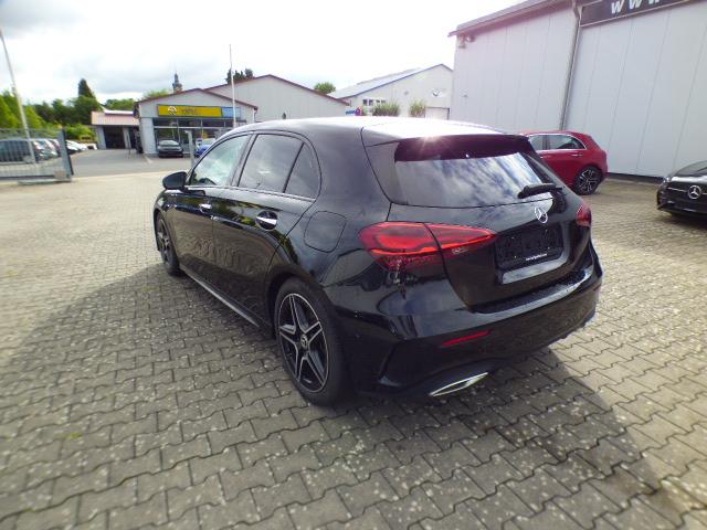 Mercedes-Benz A-Klasse A 220 d AMG Line Advanced Plus Fahrassistenz Burmester Soundpaket Anhängerkupplung Night Paket Memory Multibeam LED Verkehrszeichen Assist Ambiente Modelljahr 2025 