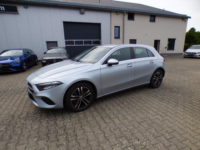 Mercedes-Benz A-Klasse A 200 Progressive Line Advanced Plus Anhängerkupplung Memory Verkehrszeichen Assist Winter Paket Ambientebeleuchtung LED 