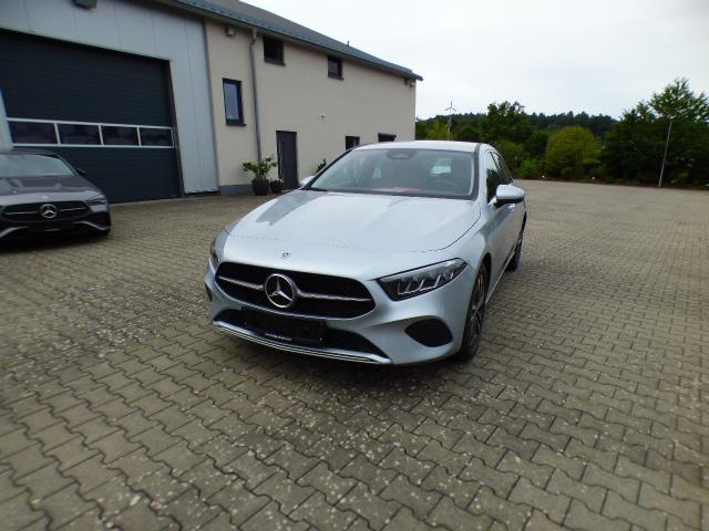 Mercedes-Benz A-Klasse A 200 Progressive Line Advanced Plus Anhängerkupplung Memory Verkehrszeichen Assist Winter Paket Ambientebeleuchtung LED 