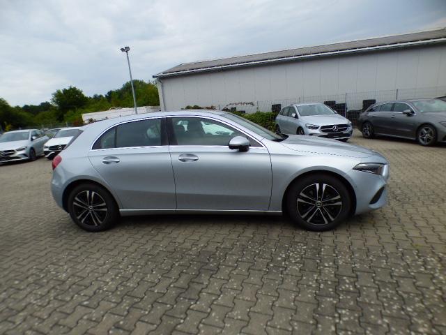 Mercedes-Benz A-Klasse A 200 Progressive Line Advanced Plus Anhängerkupplung Memory Verkehrszeichen Assist Winter Paket Ambientebeleuchtung LED 