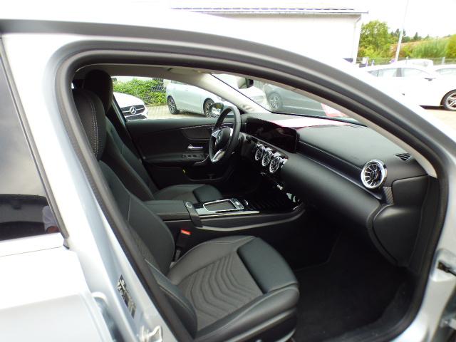 Mercedes-Benz A-Klasse A 200 Progressive Line Advanced Plus Anhängerkupplung Memory Verkehrszeichen Assist Winter Paket Ambientebeleuchtung LED 