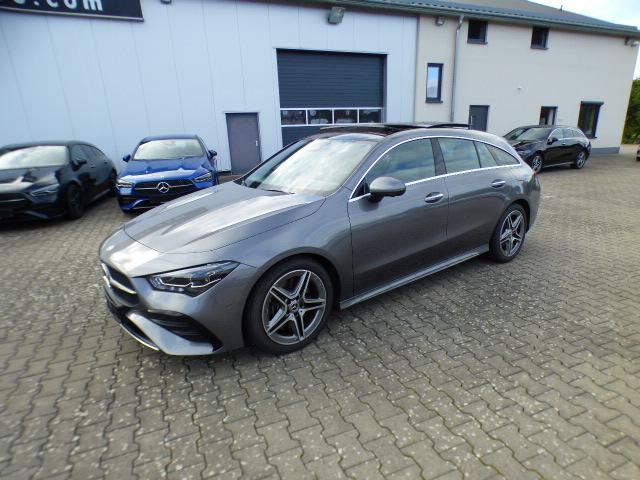 Mercedes-Benz CLA Shooting Brake 250 4M AMG line Premium Anhängerkupplung Verkehrszeichen AssistentMulibeam LED Fernlicht-Assistent Head-Up Display Panorama Schiebedach Totwinkel-Assistent Kamera Modeljahr 2025 