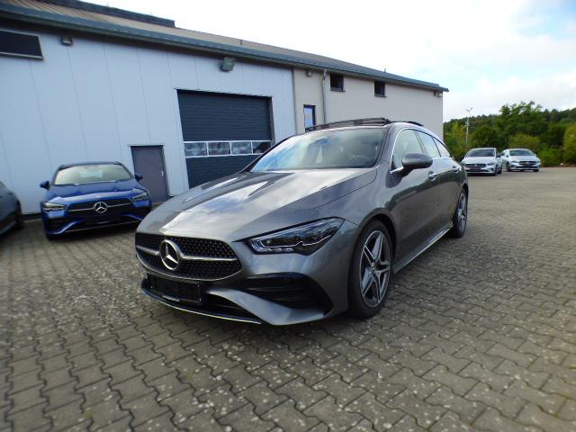 Mercedes-Benz CLA Shooting Brake 250 4M AMG line Premium Anhängerkupplung Verkehrszeichen AssistentMulibeam LED Fernlicht-Assistent Head-Up Display Panorama Schiebedach Totwinkel-Assistent Kamera Modeljahr 2025 