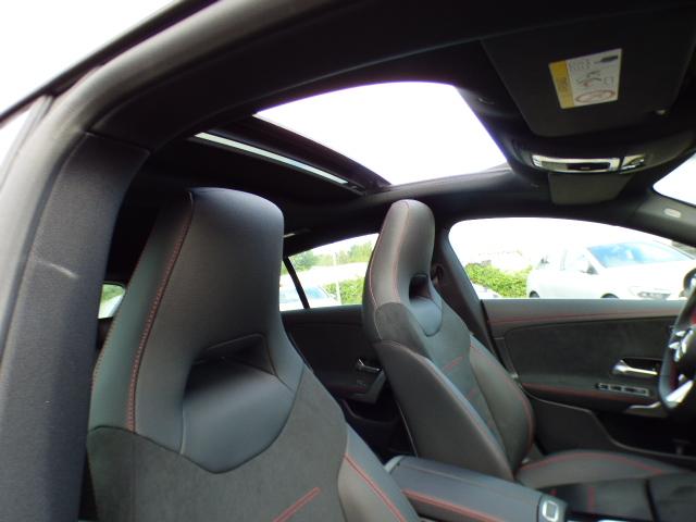 Mercedes-Benz CLA Shooting Brake 250 4M AMG line Premium Anhängerkupplung Verkehrszeichen AssistentMulibeam LED Fernlicht-Assistent Head-Up Display Panorama Schiebedach Totwinkel-Assistent Kamera Modeljahr 2025 