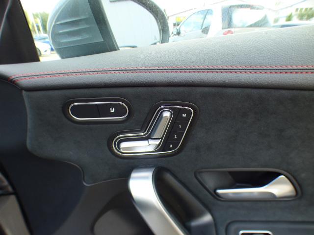 Mercedes-Benz CLA Shooting Brake 250 4M AMG line Premium Anhängerkupplung Verkehrszeichen AssistentMulibeam LED Fernlicht-Assistent Head-Up Display Panorama Schiebedach Totwinkel-Assistent Kamera Modeljahr 2025 