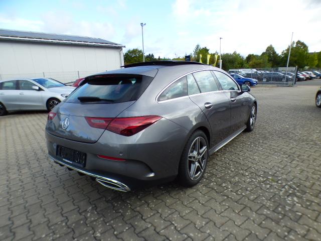 Mercedes-Benz CLA Shooting Brake 250 4M AMG line Premium Anhängerkupplung Verkehrszeichen AssistentMulibeam LED Fernlicht-Assistent Head-Up Display Panorama Schiebedach Totwinkel-Assistent Kamera Modeljahr 2025 