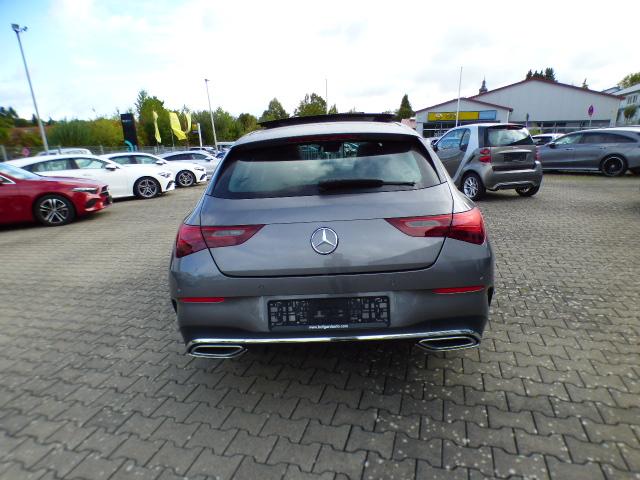 Mercedes-Benz CLA Shooting Brake 250 4M AMG line Premium Anhängerkupplung Verkehrszeichen AssistentMulibeam LED Fernlicht-Assistent Head-Up Display Panorama Schiebedach Totwinkel-Assistent Kamera Modeljahr 2025 