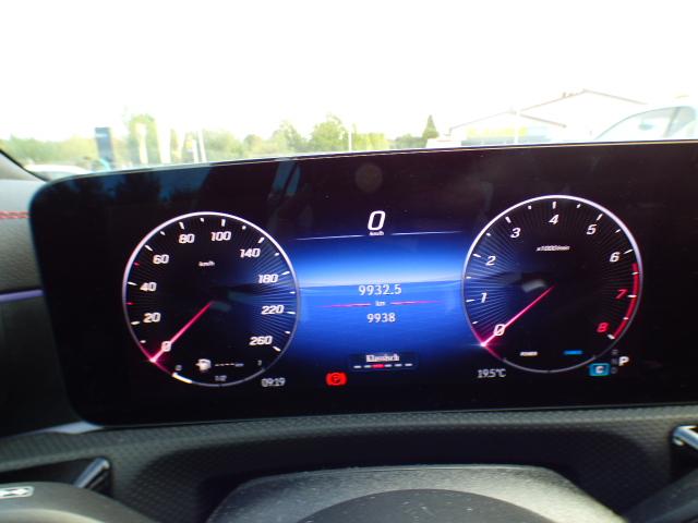 Mercedes-Benz CLA Shooting Brake 250 4M AMG line Premium Anhängerkupplung Verkehrszeichen AssistentMulibeam LED Fernlicht-Assistent Head-Up Display Panorama Schiebedach Totwinkel-Assistent Kamera Modeljahr 2025 