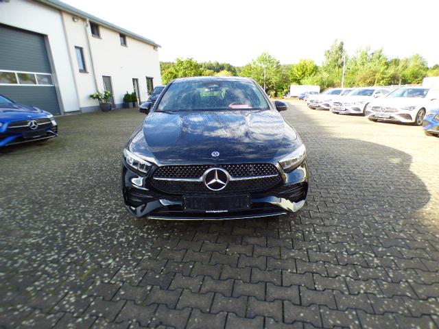 Mercedes-Benz A-Klasse A 200 AMG Line Premium Standheizung AHK Burmester Sound Winterpaket Kamera Totwinkelassistent Ambientebeleuchtung LED High Performance Modeljahr 2025 