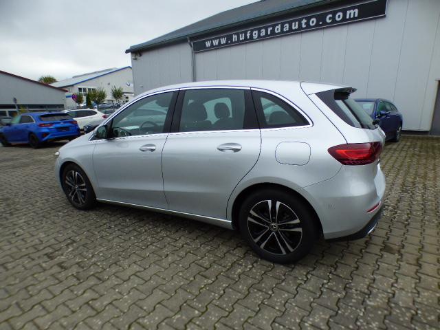 Mercedes-Benz B-Klasse B 180 Progressive Line Advanced Automatik Verkehrszeichen Assist Kamera EASY Pack LED High Performance MBUX 