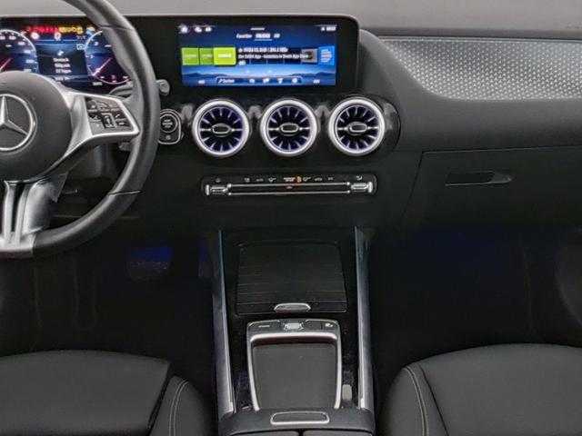 Mercedes-Benz B-Klasse B 200 d Line Advanced Anhängerkupplung Park-Paket 360 Grad Kamera Verkehrszeigen-Assist Winter-Paket Tot-Winkel-Assistent KEYLESS GO Ambientebeleuchtung HANDS FREE LED High Performance Aktiver Lenkassistent Distronic Modeljahr 2025 