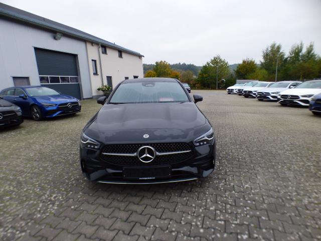 Mercedes-Benz CLA Shooting Brake 180 SB AMG Line Premium Leder-Paket Burmester Sound KEYLESS GO Kamera EASY Pack Ambientebeleuchtung HANDS FREE ACCES Totwinkelassistent Modeljahr 2025 ! 