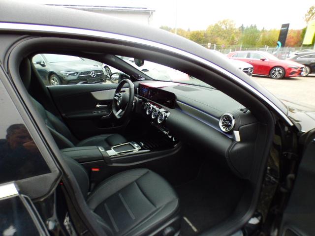 Mercedes-Benz CLA Shooting Brake 180 SB AMG Line Premium Leder-Paket Burmester Sound KEYLESS GO Kamera EASY Pack Ambientebeleuchtung HANDS FREE ACCES Totwinkelassistent Modeljahr 2025 ! 
