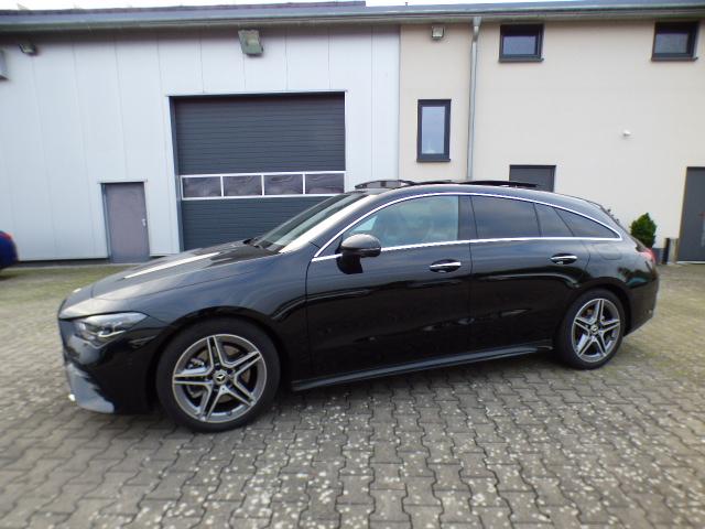 Mercedes-Benz CLA Shooting Brake 200 SB AMG Line Premium Verkehrszeichen Assist Smart Phone Integration Winter Paket Ambientebeleuchtung Keyless GO Totwinkel Assistent Panorama Schiebedach Kamera HANDS FREE ACCES Multibeam LED Modeljahr 2025 