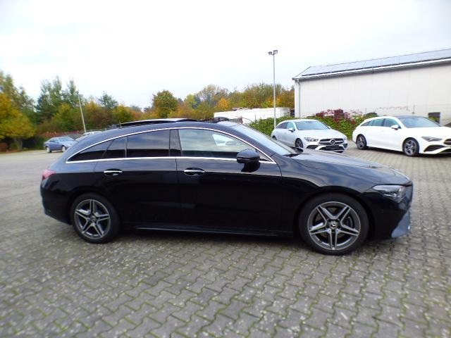 Mercedes-Benz CLA Shooting Brake 200 SB AMG Line Premium Verkehrszeichen Assist Smart Phone Integration Winter Paket Ambientebeleuchtung Keyless GO Totwinkel Assistent Panorama Schiebedach Kamera HANDS FREE ACCES Multibeam LED Modeljahr 2025 