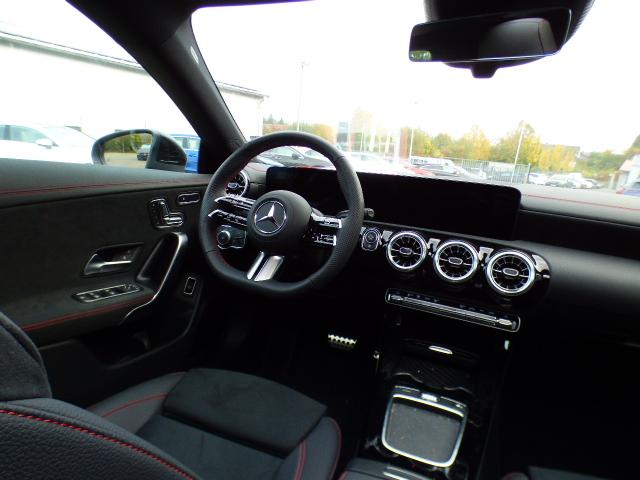 Mercedes-Benz CLA Shooting Brake 200 SB AMG Line Premium Verkehrszeichen Assist Smart Phone Integration Winter Paket Ambientebeleuchtung Keyless GO Totwinkel Assistent Panorama Schiebedach Kamera HANDS FREE ACCES Multibeam LED Modeljahr 2025 