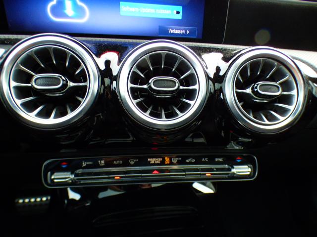 Mercedes-Benz CLA Shooting Brake 200 SB AMG Line Premium Verkehrszeichen Assist Smart Phone Integration Winter Paket Ambientebeleuchtung Keyless GO Totwinkel Assistent Panorama Schiebedach Kamera HANDS FREE ACCES Multibeam LED Modeljahr 2025 