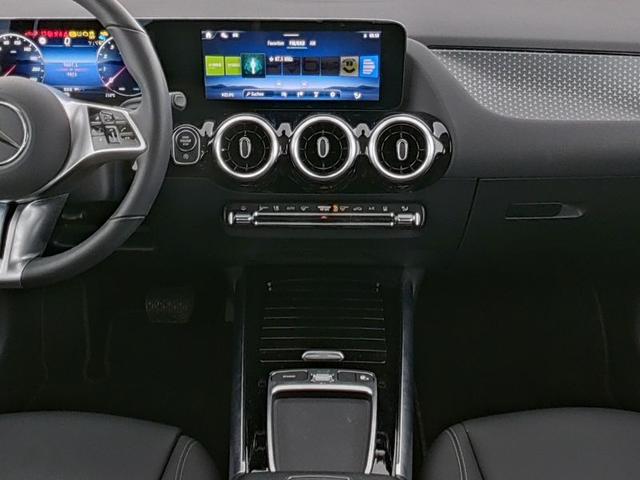 Mercedes-Benz B-Klasse B 180 Progressive Line Advanced Standheizung Anhängerkupplung Totwinkel Assist Verkehrszeichen Smartphine Integration Winterpaket Modeljahr 2025 