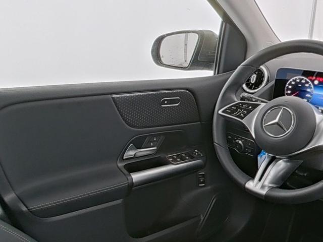 Mercedes-Benz B-Klasse B 180 Progressive Line Advanced Standheizung Anhängerkupplung Totwinkel Assist Verkehrszeichen Smartphine Integration Winterpaket Modeljahr 2025 