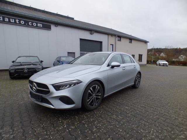 Mercedes-Benz A-Klasse A 200 d Progressive Line Advanced Plus Fahrassistenz Paket Standheizung Anh&auml;ngerkupplung Adaptives Fahrwerk GUARD 360 Kamera Sidebags im Fond Memory Leder Verkehrszeichenassist Ambiente Keyless Go Winterpaket Modeljahr 2025 Vollausstattung ! 