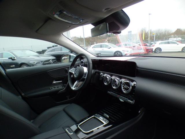 Mercedes-Benz A-Klasse A 200 d Progressive Line Advanced Plus Fahrassistenz Paket Standheizung Anh&auml;ngerkupplung Adaptives Fahrwerk GUARD 360 Kamera Sidebags im Fond Memory Leder Verkehrszeichenassist Ambiente Keyless Go Winterpaket Modeljahr 2025 Vollausstattung ! 