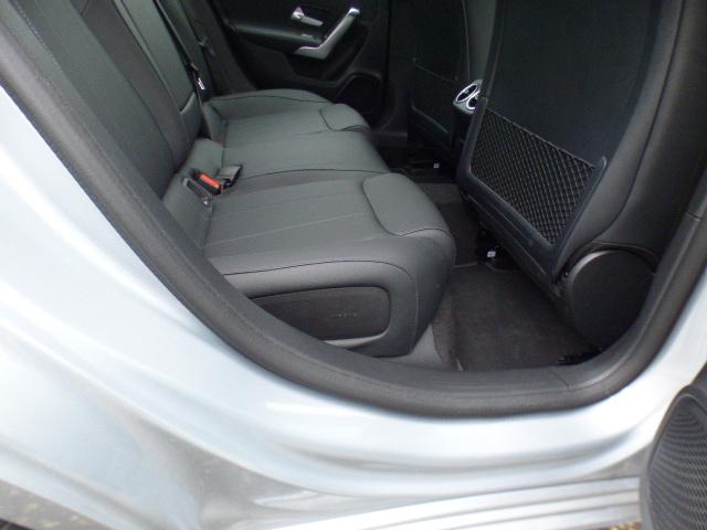 Mercedes-Benz A-Klasse A 200 d Progressive Line Advanced Plus Fahrassistenz Paket Standheizung Anh&auml;ngerkupplung Adaptives Fahrwerk GUARD 360 Kamera Sidebags im Fond Memory Leder Verkehrszeichenassist Ambiente Keyless Go Winterpaket Modeljahr 2025 Vollausstattung ! 